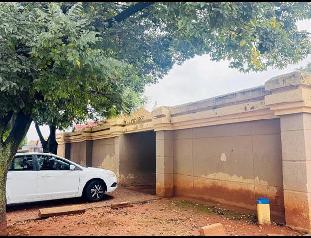 3 BEDROOM HOUSE FOR SALE IN DAWN PARK